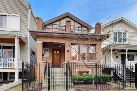 3033 N Leavitt Street Chicago IL 60618
