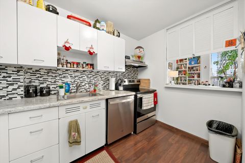 Tiny photo for 1455 N Sandburg Terrace #801, Chicago, IL 60610 (MLS # 12533429)