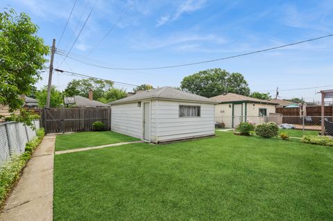Tiny photo for 6341 N Tripp Avenue, Chicago, IL 60646 (MLS # 12669503)