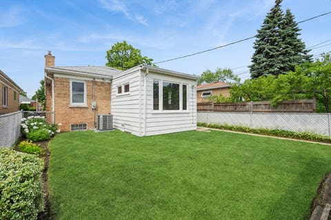 Tiny photo for 6341 N Tripp Avenue, Chicago, IL 60646 (MLS # 12669503)