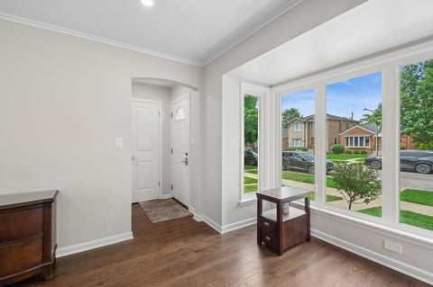 Tiny photo for 6341 N Tripp Avenue, Chicago, IL 60646 (MLS # 12669503)