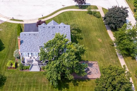 Tiny photo for 35 CHARLES Court, Vernon Hills, IL 60061 (MLS # 12483722)