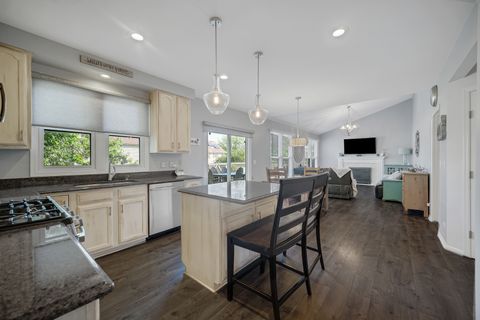 Tiny photo for 35 CHARLES Court, Vernon Hills, IL 60061 (MLS # 12483722)