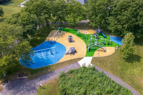 Tiny photo for 35 CHARLES Court, Vernon Hills, IL 60061 (MLS # 12483722)