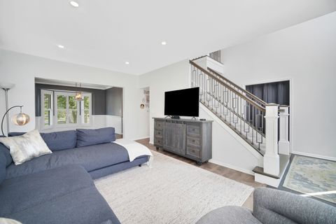 Tiny photo for 35 CHARLES Court, Vernon Hills, IL 60061 (MLS # 12483722)