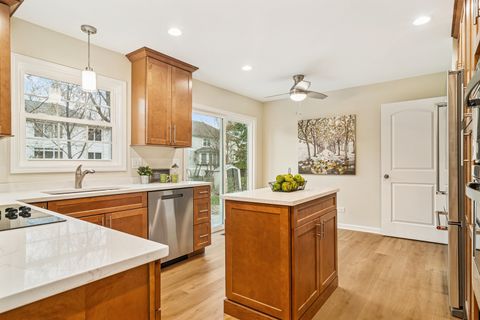 Tiny photo for 630 Woodhollow Lane, Buffalo Grove, IL 60089 (MLS # 12523369)