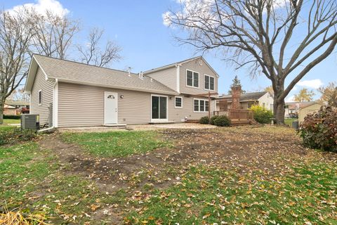Tiny photo for 630 Woodhollow Lane, Buffalo Grove, IL 60089 (MLS # 12523369)