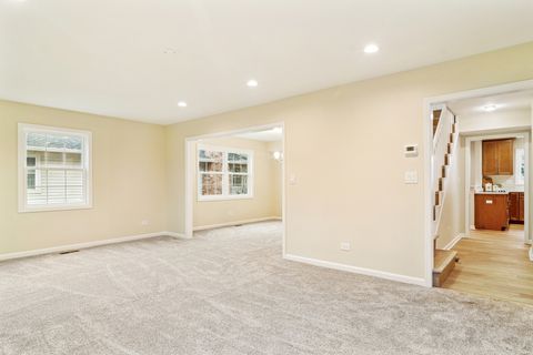 Tiny photo for 630 Woodhollow Lane, Buffalo Grove, IL 60089 (MLS # 12523369)