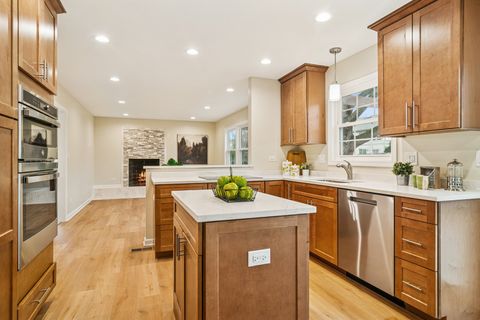 Tiny photo for 630 Woodhollow Lane, Buffalo Grove, IL 60089 (MLS # 12523369)