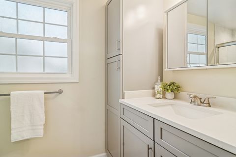 Tiny photo for 630 Woodhollow Lane, Buffalo Grove, IL 60089 (MLS # 12523369)