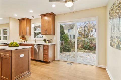 Tiny photo for 630 Woodhollow Lane, Buffalo Grove, IL 60089 (MLS # 12523369)