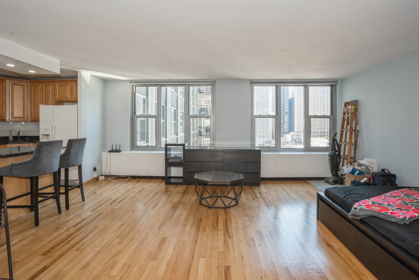 400 E RANDOLPH Street 1522