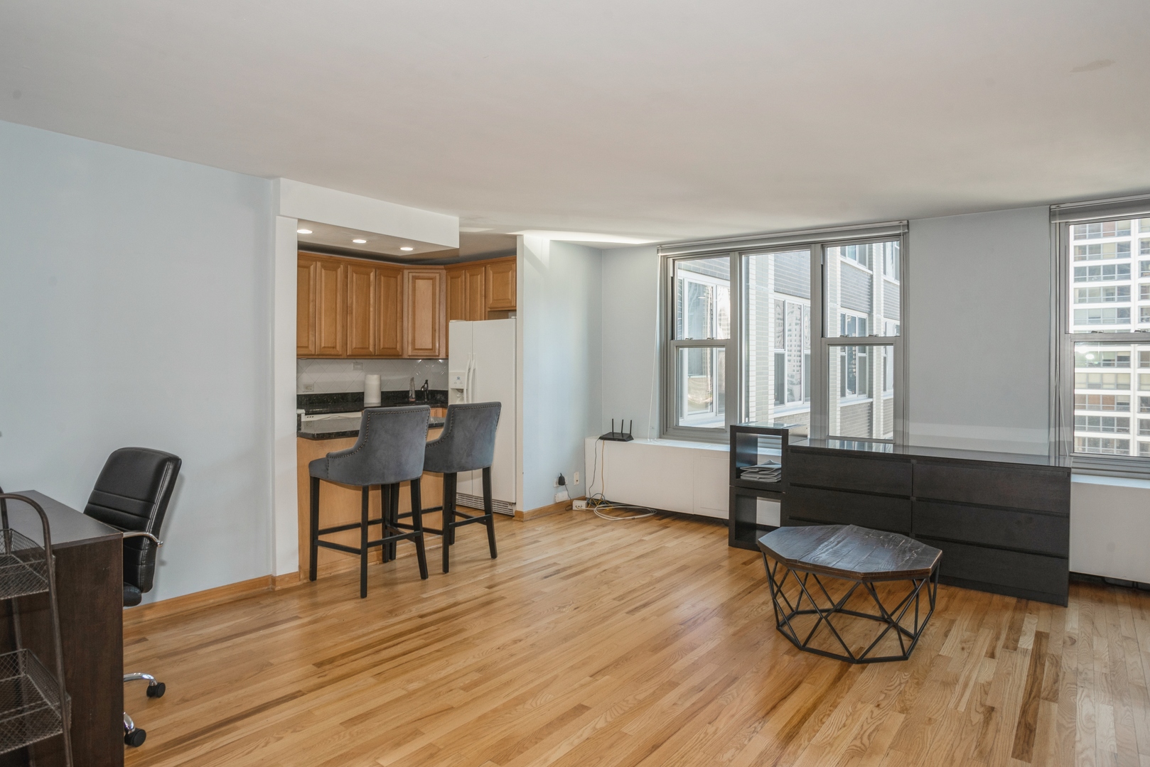 400 E RANDOLPH Street 1522