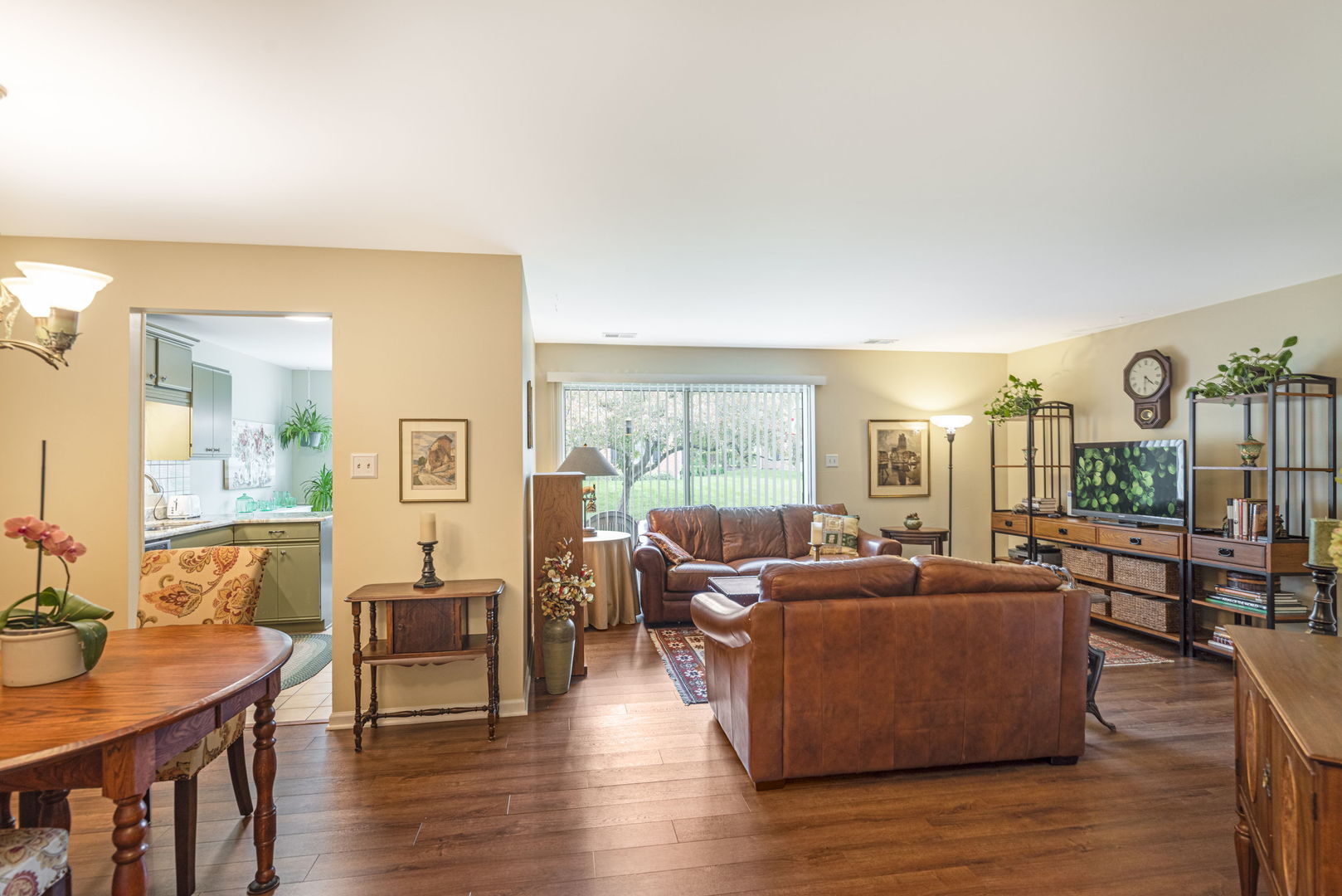 1246 E Evergreen Drive 7
