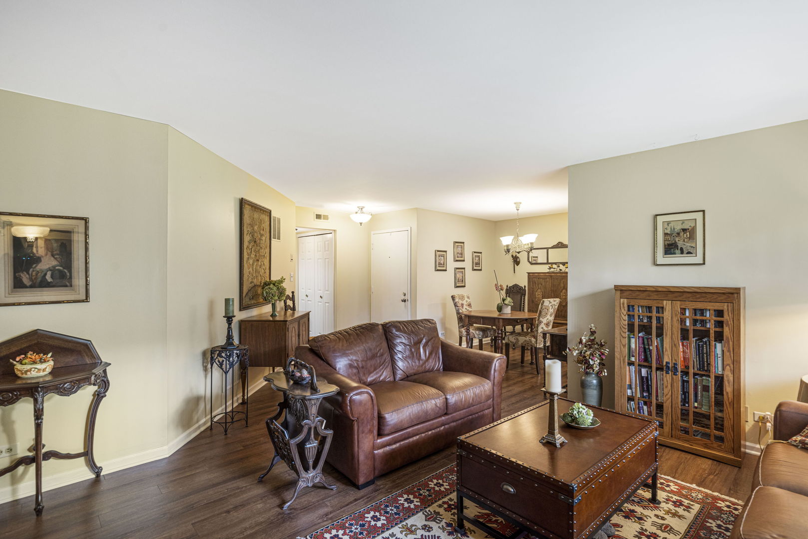 1246 E Evergreen Drive 7