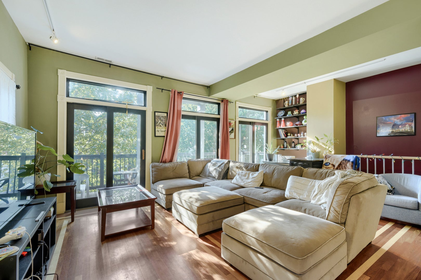 3405 N Seminary Avenue