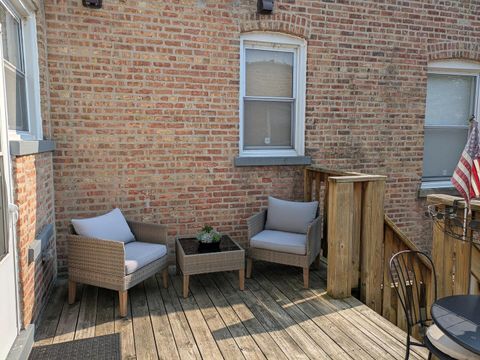 1511 W Pratt Boulevard 3 Chicago IL 60626