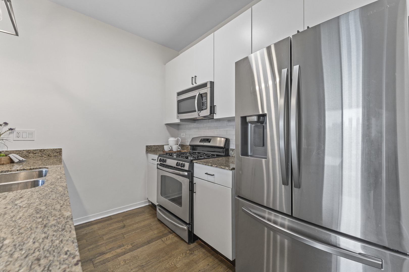 437 W Division Street 515