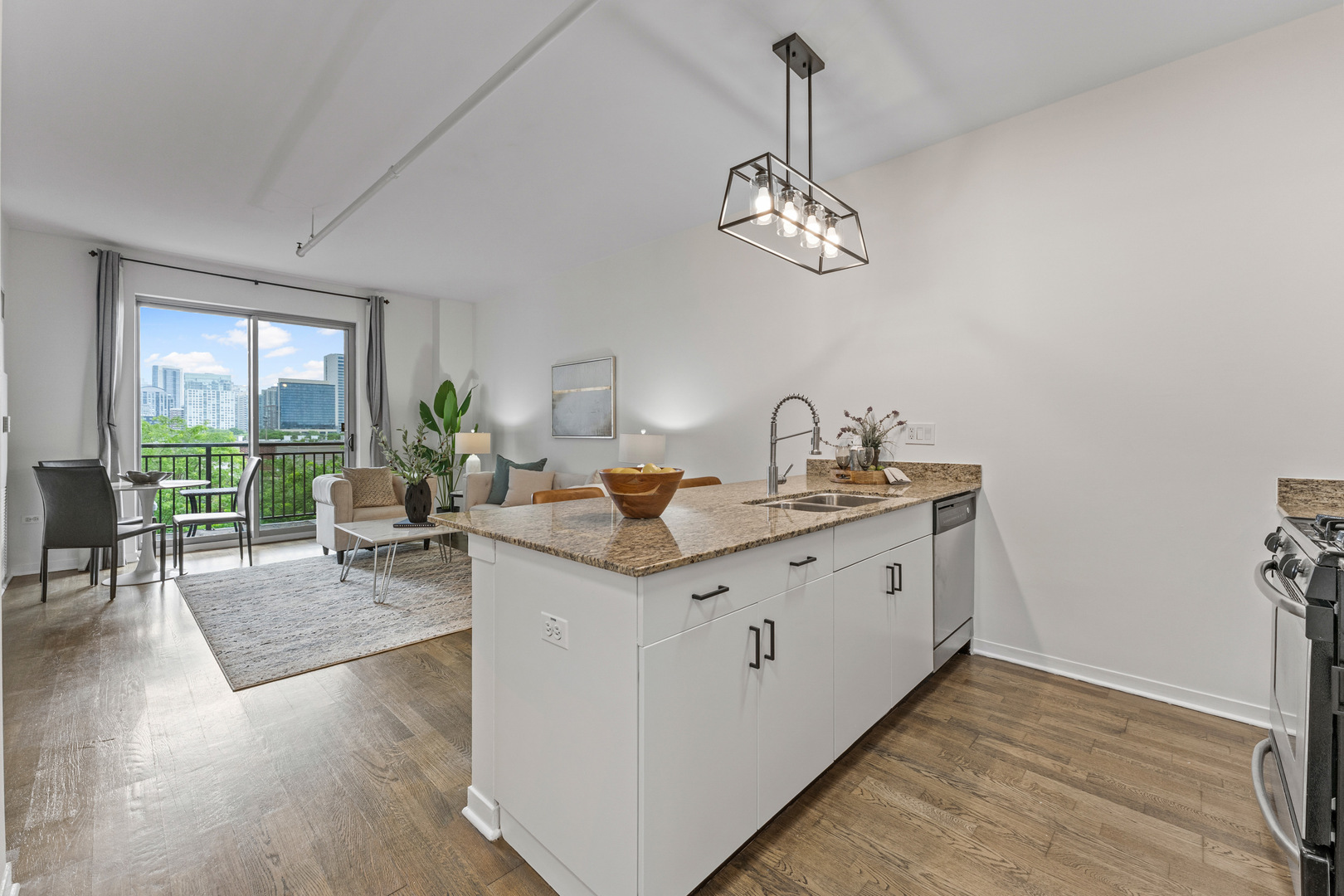 437 W Division Street 515