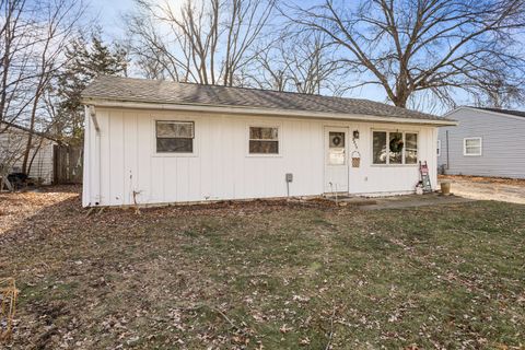 Tiny photo for 2417 E Green Street, Urbana, IL 61802 (MLS # 12535086)