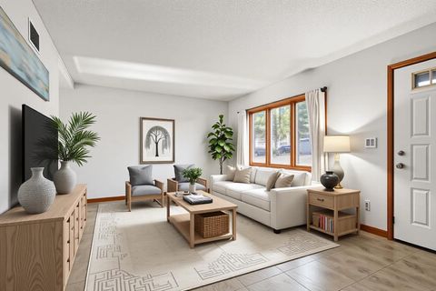 Tiny photo for 2417 E Green Street, Urbana, IL 61802 (MLS # 12535086)