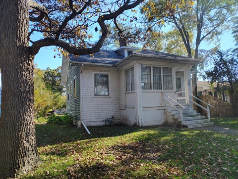 Photo of 1323 N Linden Avenue, Waukegan, IL 60085 (MLS # 12793227)