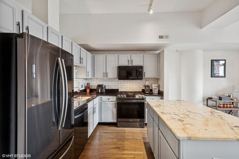 Tiny photo for 165 N Canal Street #1007, Chicago, IL 60606 (MLS # 12781327)