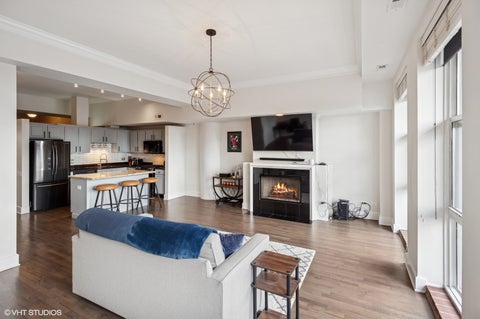 Tiny photo for 165 N Canal Street #1007, Chicago, IL 60606 (MLS # 12781327)