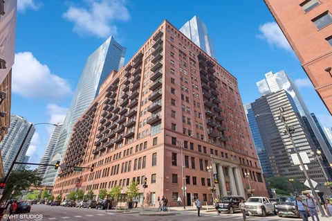 Photo of 165 N Canal Street #1007, Chicago, IL 60606 (MLS # 12781327)
