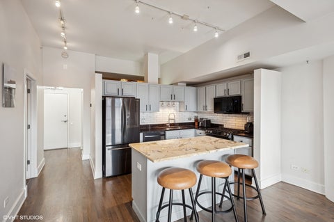 Tiny photo for 165 N Canal Street #1007, Chicago, IL 60606 (MLS # 12781327)