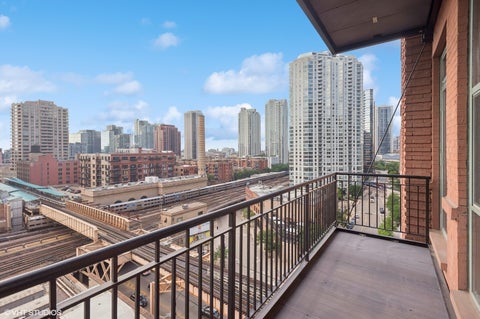 Tiny photo for 165 N Canal Street #1007, Chicago, IL 60606 (MLS # 12781327)