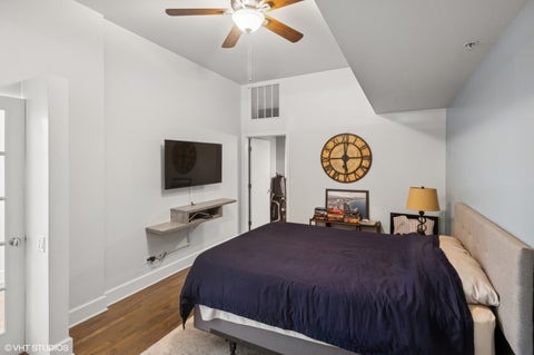 Tiny photo for 165 N Canal Street #1007, Chicago, IL 60606 (MLS # 12781327)