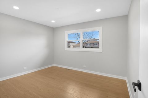 Tiny photo for 1008 W Ash Drive, Mount Prospect, IL 60056 (MLS # 12613494)