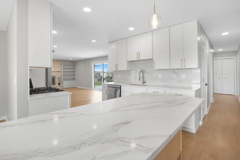 Tiny photo for 1008 W Ash Drive, Mount Prospect, IL 60056 (MLS # 12613494)