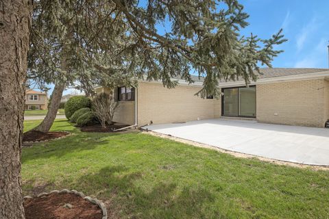 Tiny photo for 1008 W Ash Drive, Mount Prospect, IL 60056 (MLS # 12613494)
