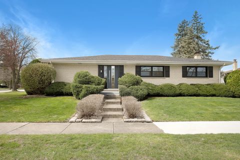 1008 W Ash Drive Mount Prospect IL 60056