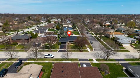 Tiny photo for 1008 W Ash Drive, Mount Prospect, IL 60056 (MLS # 12613494)