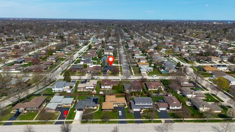 Tiny photo for 1008 W Ash Drive, Mount Prospect, IL 60056 (MLS # 12613494)