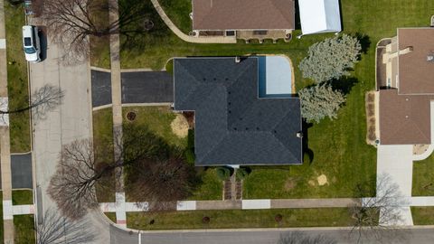 Tiny photo for 1008 W Ash Drive, Mount Prospect, IL 60056 (MLS # 12613494)