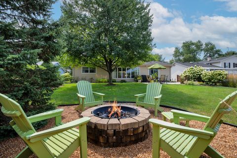 Tiny photo for 1822 E Cree Lane, Mount Prospect, IL 60056 (MLS # 12481014)