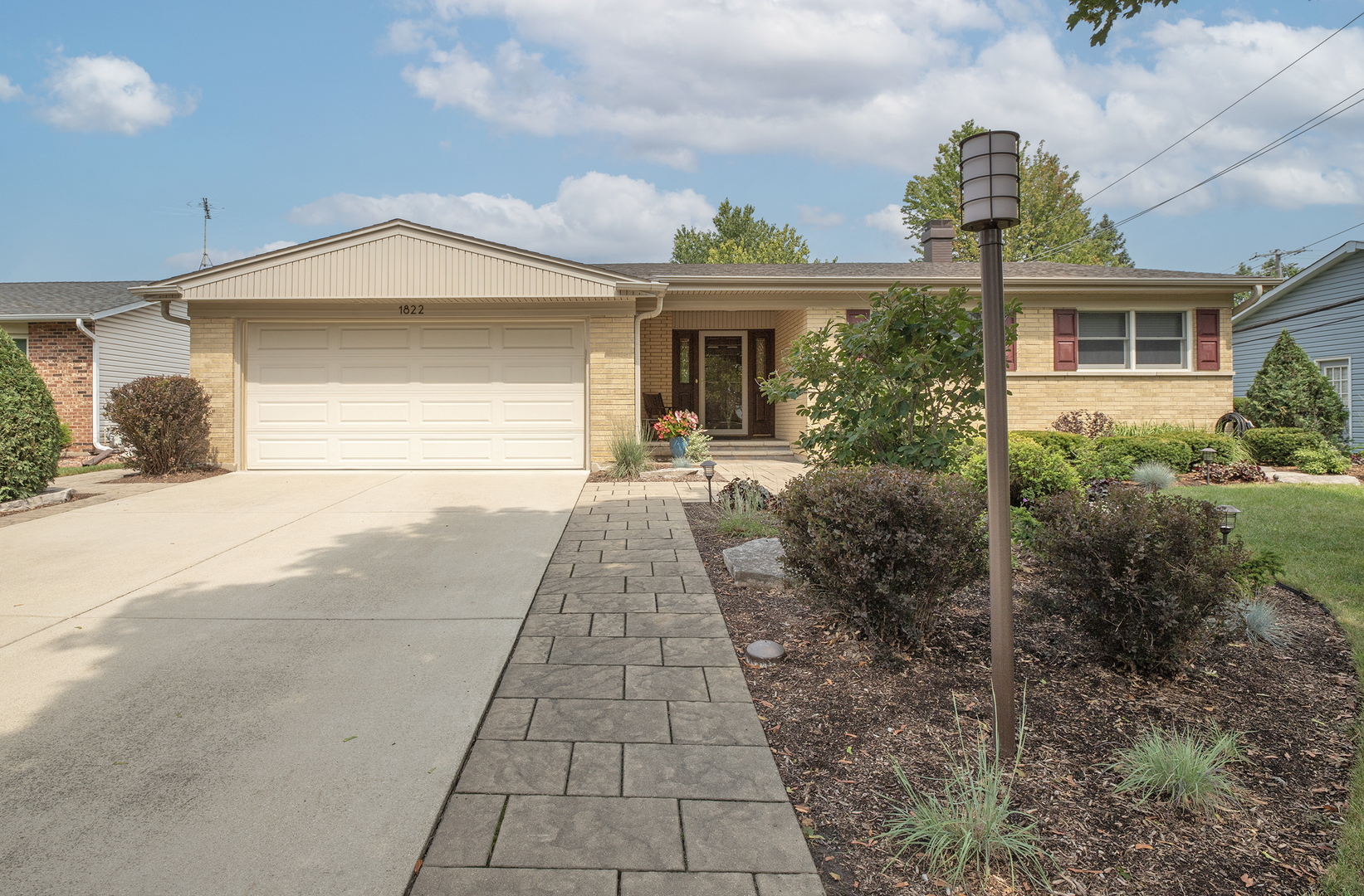 1822 E Cree Lane