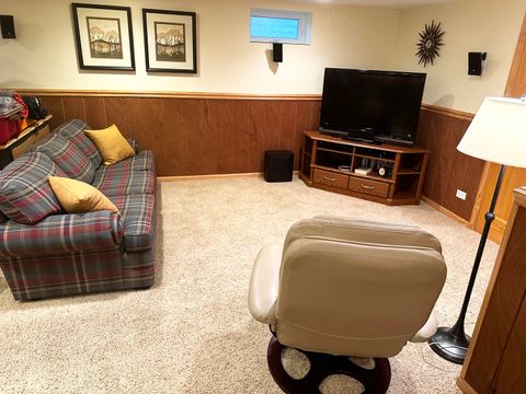 Tiny photo for 1822 E Cree Lane, Mount Prospect, IL 60056 (MLS # 12481014)