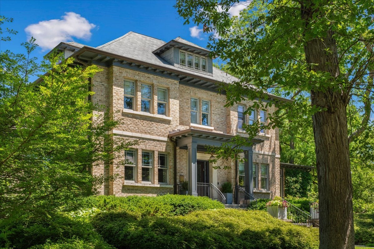 395 Greenleaf Avenue