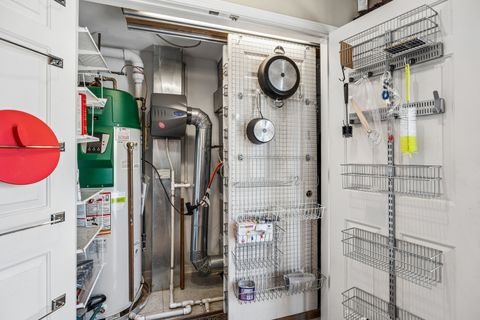 Tiny photo for 420 Pennsylvania Way, Oak Park, IL 60302 (MLS # 12598553)