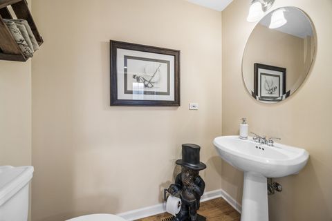 Tiny photo for 420 Pennsylvania Way, Oak Park, IL 60302 (MLS # 12598553)