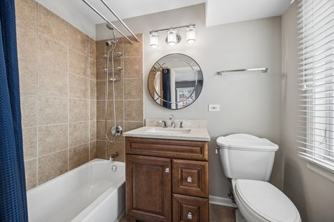 Tiny photo for 420 Pennsylvania Way, Oak Park, IL 60302 (MLS # 12598553)