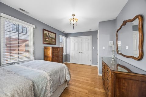 Tiny photo for 420 Pennsylvania Way, Oak Park, IL 60302 (MLS # 12598553)