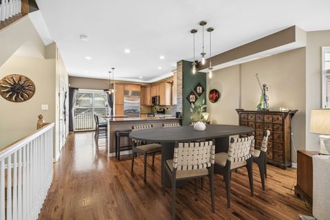 Tiny photo for 420 Pennsylvania Way, Oak Park, IL 60302 (MLS # 12598553)