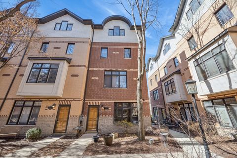 Photo of 420 Pennsylvania Way, Oak Park, IL 60302 (MLS # 12598553)