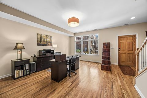 Tiny photo for 420 Pennsylvania Way, Oak Park, IL 60302 (MLS # 12598553)